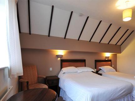 The New Inn Heckfield Стая снимка