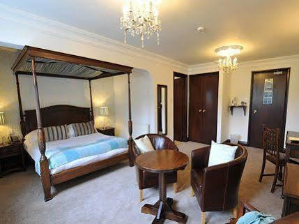 The New Inn Heckfield Екстериор снимка